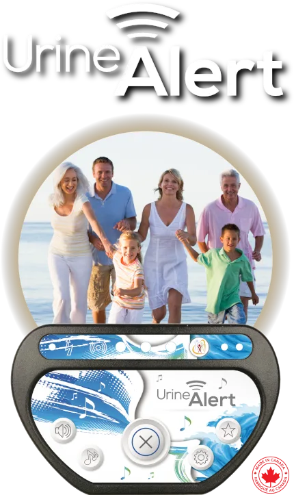Une famille multigénérationnelle souriante marche sur la plage, accompagnée du dispositif Urine-Alert, conçu pour traiter l’énurésie.